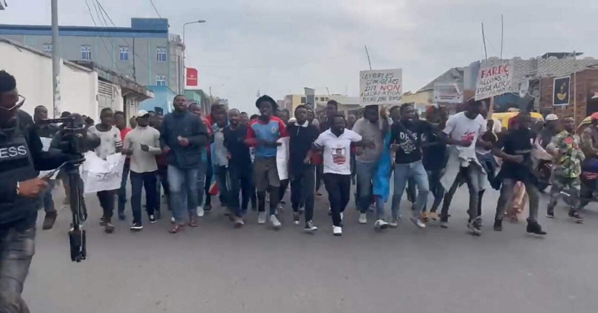 Marche anti force EAC-01-2023