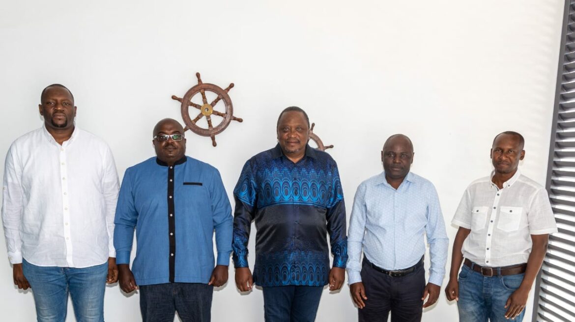 Uhuru Kenyata a rencontré les dirigeants du groupe rebelles M23-01-2023