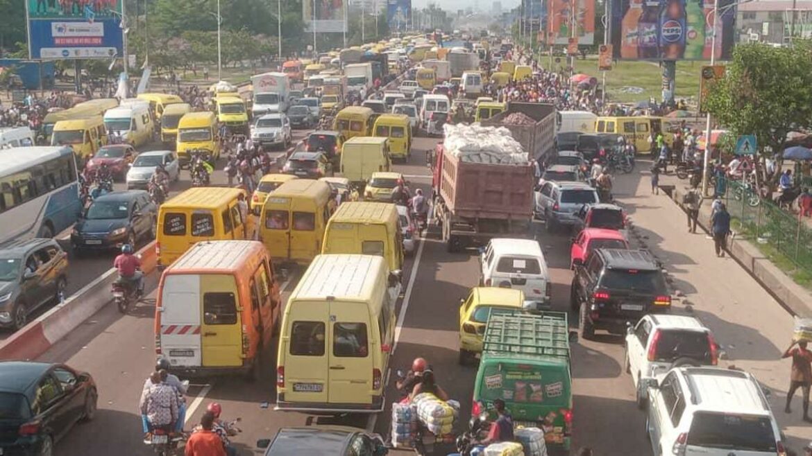 embouteillage_kin